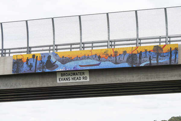 Artwork installation Broadwater interchange northbound
