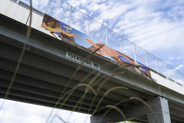 Artwork installation Woodburn interchange southbound
